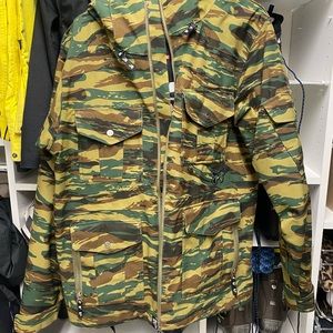 SAGA outerwear ski coat. Men’s camouflage